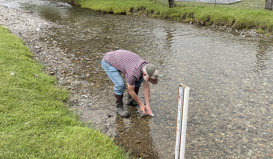 Surface-water monitoring and sampling to understand changes in river discharge throughout the year.